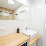 & Sauna Posesja Kapitanska By Posesja Διαμέρισμα *
